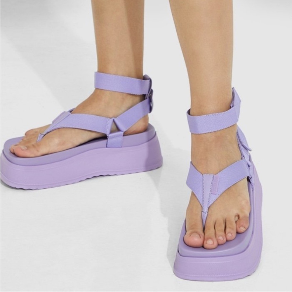 Size 9.5  CHARLES & KEITH JOSS ANKLE-STRAP FLATFORM THONG SANDAL